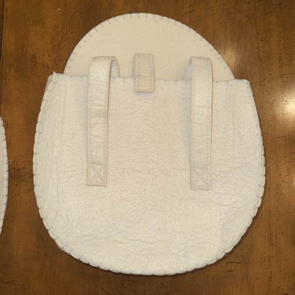 NWT Pottery Barn Kids Peter Rabbit Egg Shaped Gingham Chairbacker - price firm - Picture 4 of 6